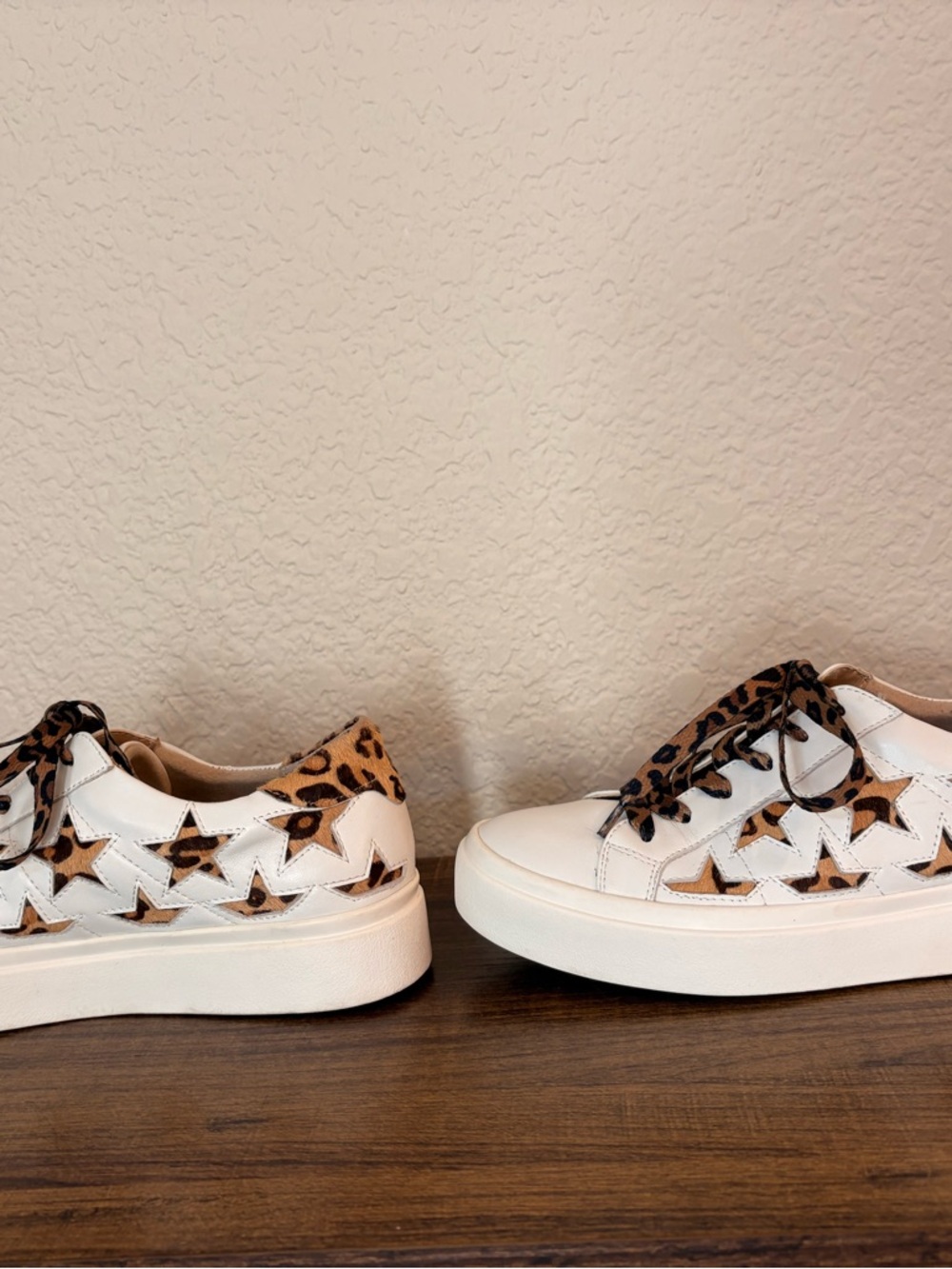 VANELI WOMEN'S YOLEN WHITE NAPPA WITH CAMEL CHAG, Size 7. - Picture 6 of 14